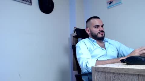 Snapshot of esteban_fer chatting on March 13, 4:19 am Esteban Fernandez online show from March 13, 4:19 am