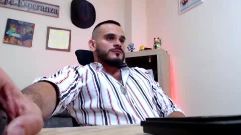 Snapshot of esteban_fer chatting on March 20, 4:06 am Esteban Fernandez online show from March 20, 4:06 am