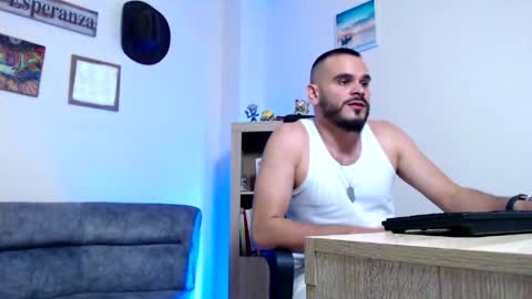Snapshot of esteban_fer chatting on March 20, 4:12 pm Esteban Fernandez online show from March 20, 4:12 pm