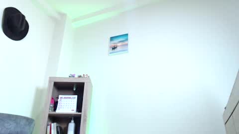 Snapshot of esteban_fer chatting on May 14, 2:57 pm Esteban Fernandez online show from May 14, 2:57 pm