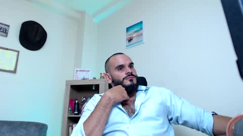 Snapshot of esteban_fer chatting on May 24, 1:10 am Esteban Fernandez online show from May 24, 1:10 am