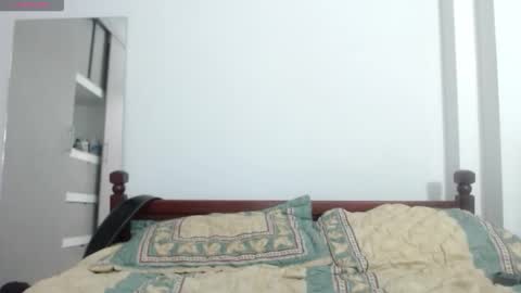 Snapshot of esteban_star chatting on November 19, 10:21 pm Esteban Reyes independent model online show from November 19, 10:21 pm