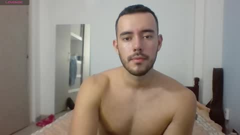 Snapshot of esteban_star chatting on November 26, 1:50 am Esteban Reyes independent model online show from November 26, 1:50 am