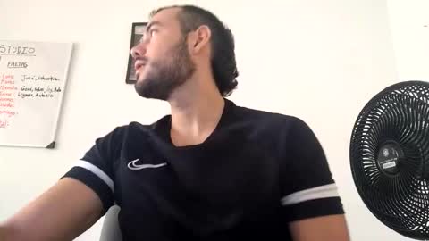 Snapshot of esteban_star chatting on November 28, 4:09 pm Esteban Reyes independent model online show from November 28, 4:09 pm