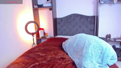 Snapshot of esteban_stud chatting on December 19, 10:21 pm ESTEBAN online show from December 19, 10:21 pm