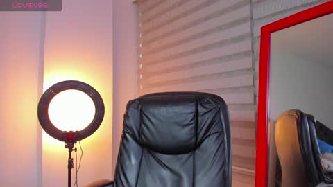 Snapshot of esteban_stud chatting on February 28, 9:23 pm ESTEBAN online show from February 28, 9:23 pm