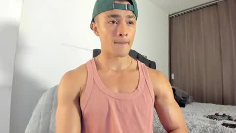 Snapshot of esteban_stud chatting on March 18, 10:57 pm ESTEBAN online show from March 18, 10:57 pm