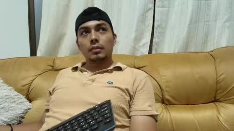 Snapshot of estebancot0314 chatting on September 27, 11:21 pm Esteban online show from September 27, 11:21 pm