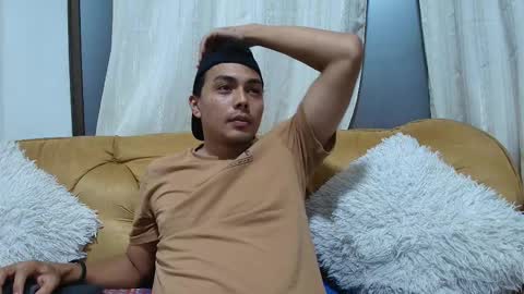 Snapshot of estebancot0314 chatting on October 5, 1:59 am Esteban online show from October 5, 1:59 am