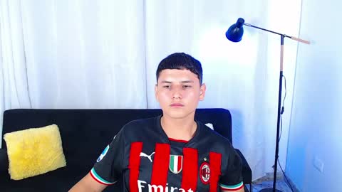 estebancum18 online show from June 3, 2:33 pm