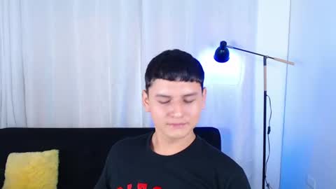estebancum18 online show from June 11, 1:31 pm