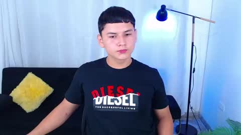 estebancum18 online show from June 13, 1:20 pm