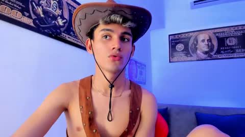 Snapshot of estebanperez_ chatting on December 3, 12:06 pm Esteban online show from December 3, 12:06 pm