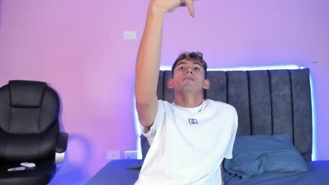 Snapshot of estebanperez_ chatting on December 20, 12:27 pm Esteban online show from December 20, 12:27 pm