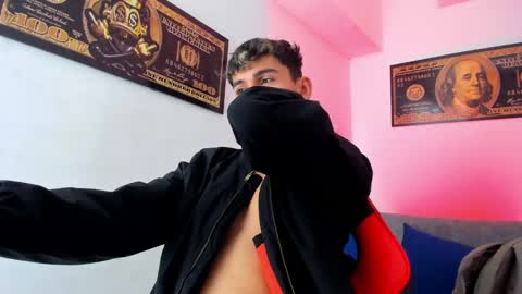 Snapshot of estebanperez_ chatting on December 28, 12:13 pm Esteban online show from December 28, 12:13 pm