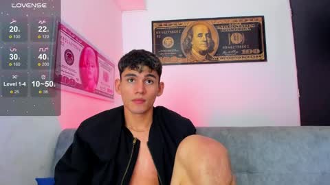 Snapshot of estebanperez_ chatting on December 28, 6:18 pm Esteban online show from December 28, 6:18 pm