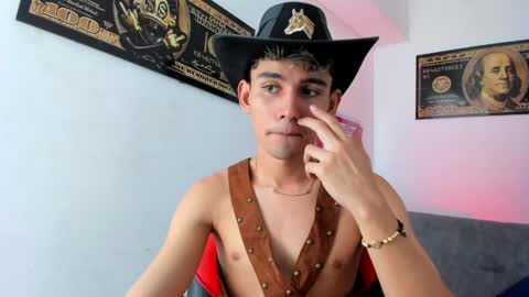 Snapshot of estebanperez_ chatting on December 30, 12:20 pm Esteban online show from December 30, 12:20 pm