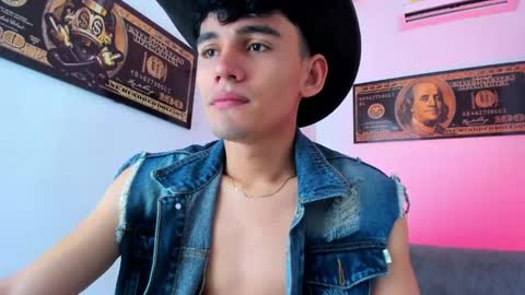Snapshot of estebanperez_ chatting on January 7, 12:20 pm Esteban online show from January 7, 12:20 pm