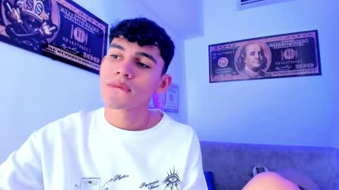 Snapshot of estebanperez_ chatting on January 14, 12:14 pm Esteban online show from January 14, 12:14 pm