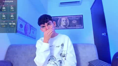 Snapshot of estebanperez_ chatting on January 14, 3:15 pm Esteban online show from January 14, 3:15 pm