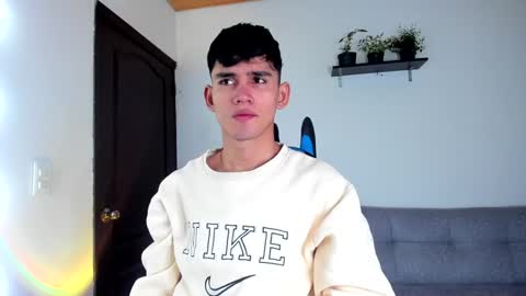 Snapshot of estebanperez_ chatting on January 23, 1:02 pm Esteban online show from January 23, 1:02 pm