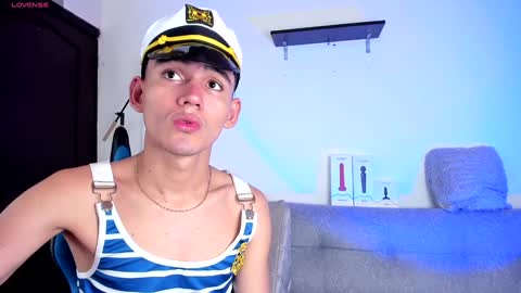 Snapshot of estebanperez_ chatting on February 4, 1:27 pm Esteban online show from February 4, 1:27 pm