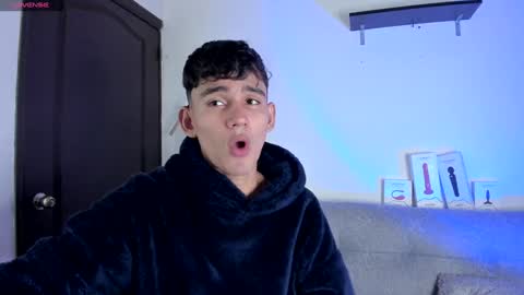 Snapshot of estebanperez_ chatting on February 5, 10:22 pm Esteban online show from February 5, 10:22 pm