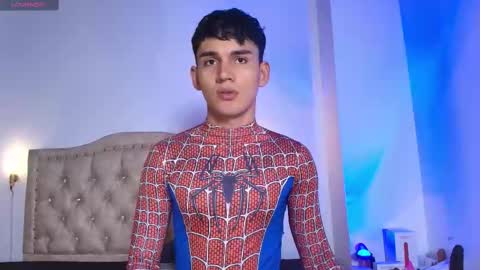 Snapshot of estebanperez_ chatting on October 10, 10:47 am Esteban online show from October 10, 10:47 am