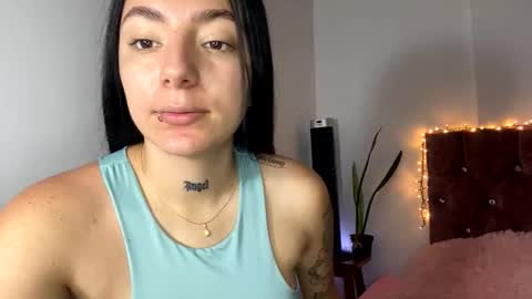 Snapshot of estefa1 chatting on March 2, 5:42 pm estefa1 online show from March 2, 5:42 pm