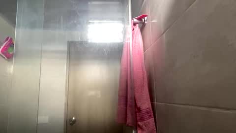 Snapshot of estefa1 chatting on March 17, 8:23 pm estefa1 online show from March 17, 8:23 pm