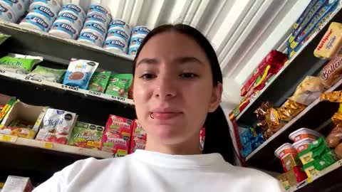 Snapshot of estefa1 chatting on March 18, 6:22 pm estefa1 online show from March 18, 6:22 pm