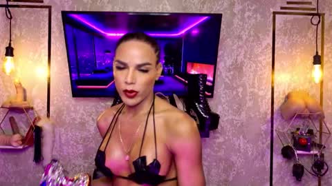 Snapshot of estefania1812 chatting on March 5, 12:17 am estefania1812 online show from March 5, 12:17 am