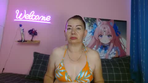 estefania_344 online show from October 11, 8:29 pm