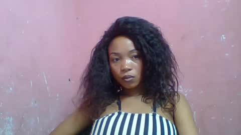 Snapshot of estelah20 chatting on October 1, 11:05 am estelah20 online show from October 1, 11:05 am