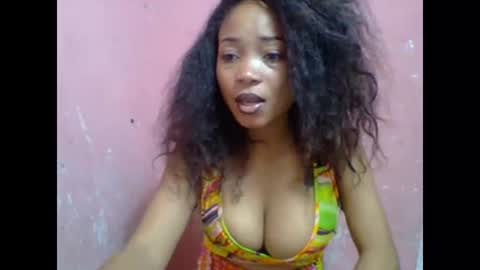 Snapshot of estelah20 chatting on October 5, 6:01 am estelah20 online show from October 5, 6:01 am