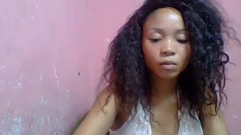 Snapshot of estelah20 chatting on October 16, 11:55 am estelah20 online show from October 16, 11:55 am