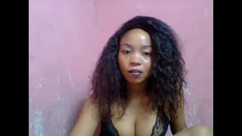 Snapshot of estelah20 chatting on October 21, 5:41 am estelah20 online show from October 21, 5:41 am