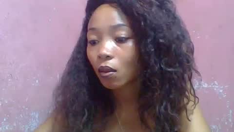 Snapshot of estelah20 chatting on November 3, 6:25 am estelah20 online show from November 3, 6:25 am