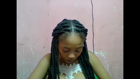 estelah20 online show from November 18, 11:14 am