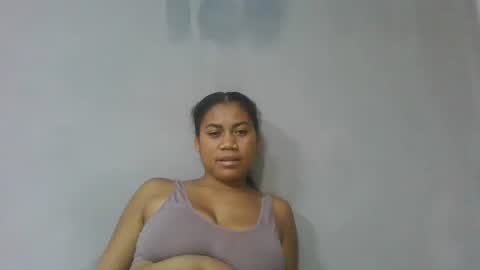 Snapshot of estelah796836 chatting on May 16, 10:36 am estelah796836 online show from May 16, 10:36 am