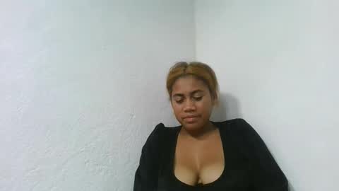 Snapshot of estelah796836 chatting on June 8, 7:14 pm estelah796836 online show from June 8, 7:14 pm