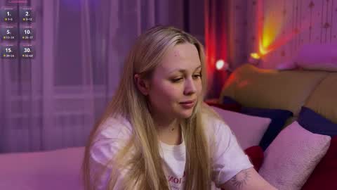 Estella online show from March 16, 6:12 pm