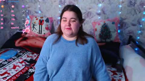 Snapshot of estelle_hicks chatting on December 22, 6:15 pm estelle_hicks online show from December 22, 6:15 pm