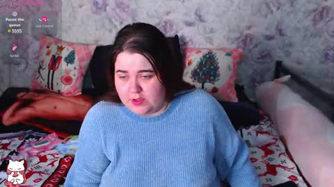 Snapshot of estelle_hicks chatting on February 5, 6:15 pm estelle_hicks online show from February 5, 6:15 pm