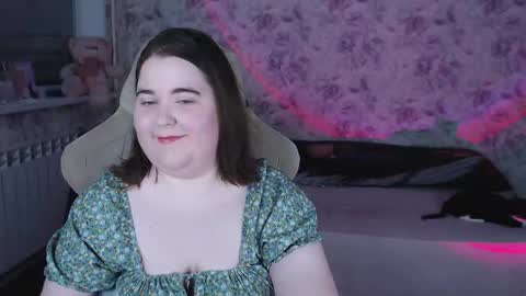 estelle_hicks online show from March 25, 7:09 pm