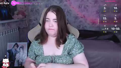 estelle_hicks online show from June 13, 7:12 pm