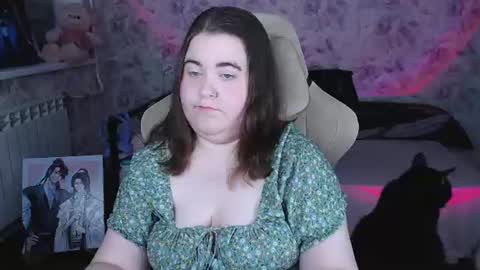 estelle_hicks online show from June 14, 7:16 pm