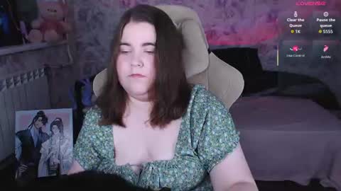 estelle_hicks online show from June 16, 7:27 pm