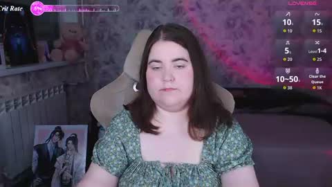 estelle_hicks online show from July 13, 7:05 pm