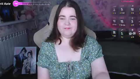 estelle_hicks online show from July 15, 7:30 pm